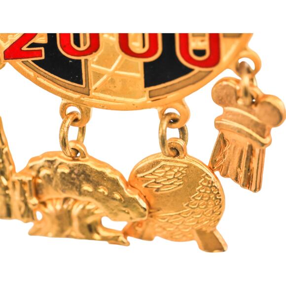 Disney 2000 4 Park Icon Dangle Gold Limited Edition /10,000 Pin - Picture 5 of 8